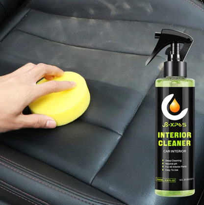 Solution de Nettoyage pour Intérieur d'Automobile